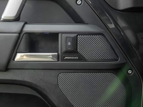 Land Rover Defender Hard Top X-Dynamic Hse - U5519