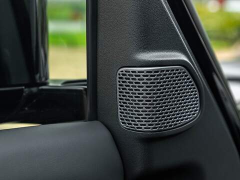 Land Rover Defender Hse - U5524