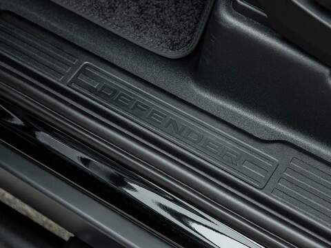 Land Rover Defender Hse - U5524