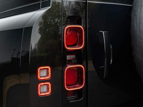 Land Rover Defender Hse - U5524