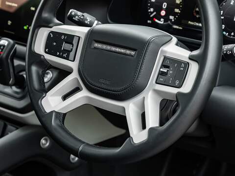 Land Rover Defender Hse - U5524