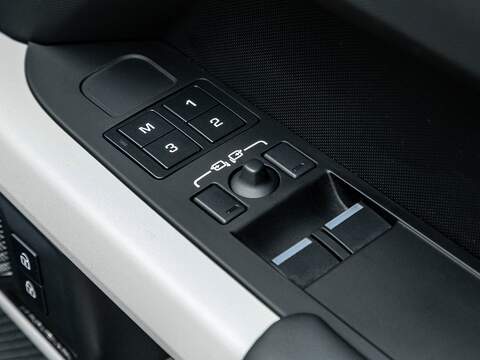 Land Rover Defender Hse - U5524