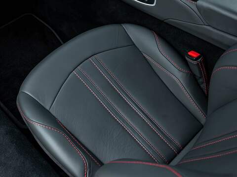 Aston Martin Vantage V8 - U5528