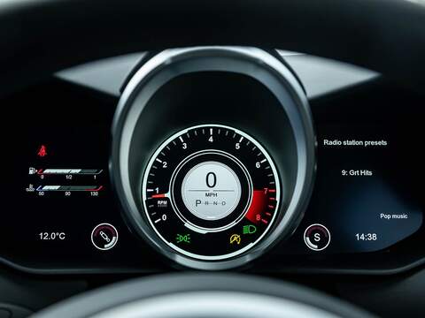 Aston Martin Vantage V8 - U5528