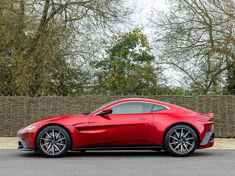 Aston Martin Vantage V8 - U5528