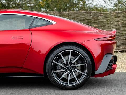 Aston Martin Vantage V8 - U5528