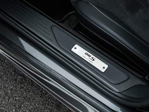 Aston Martin Dbs V12 - U5543