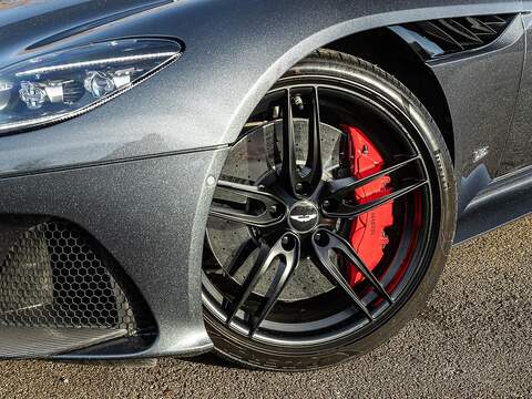 Aston Martin Dbs Superleggera V12 - U5545