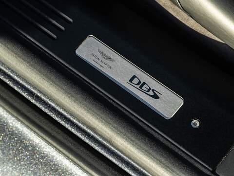 Aston Martin Dbs Superleggera V12 - U5545