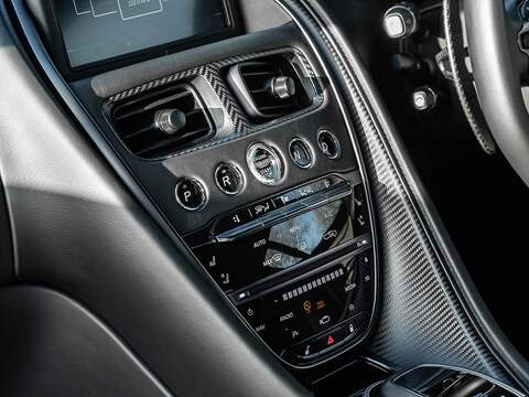 Aston Martin Dbs Superleggera V12 - U5545