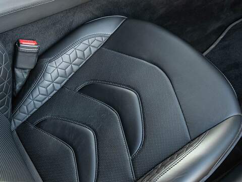 Aston Martin Dbs Superleggera V12 - U5545