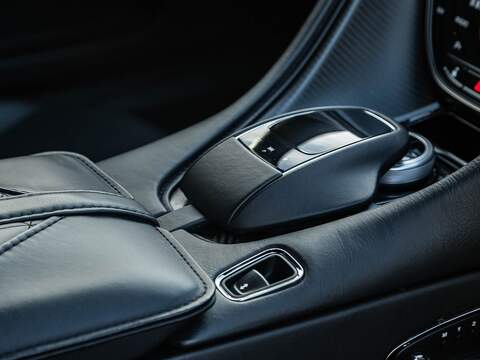Aston Martin Dbs Superleggera V12 - U5545