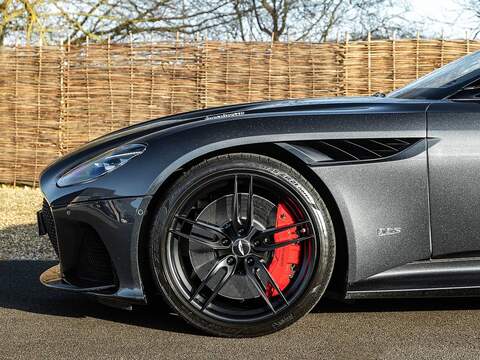 Aston Martin Dbs Superleggera V12 - U5545