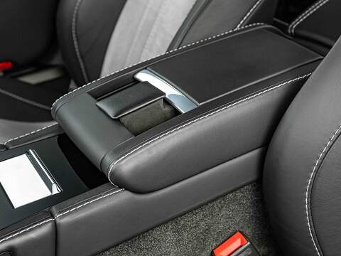 Aston Martin DBS Coupe - U5550