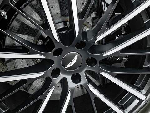 Aston Martin Dbx V8 - U5553