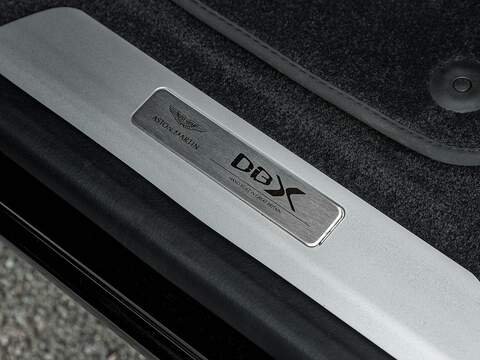 Aston Martin Dbx V8 - U5553
