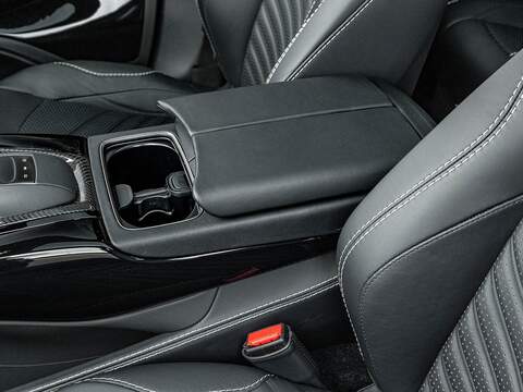 Aston Martin Dbx V8 - U5553