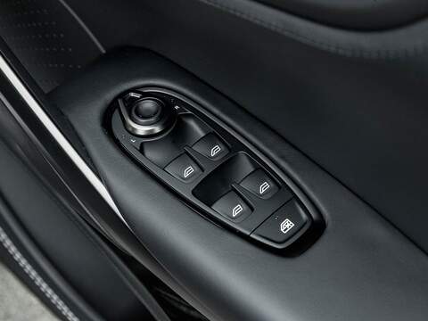 Aston Martin Dbx V8 - U5553