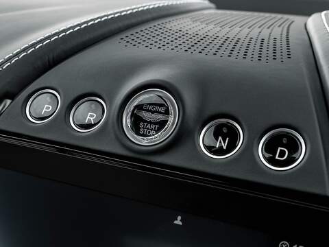 Aston Martin Dbx V8 - U5553