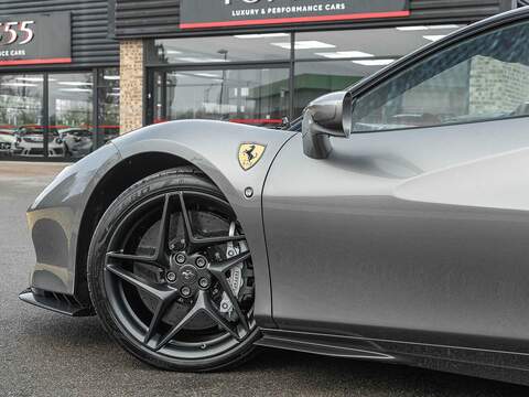 Ferrari F8 Tributo - U5561