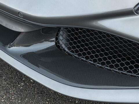 Ferrari F8 Tributo - U5561