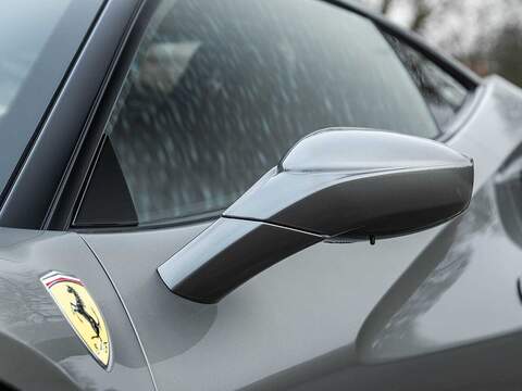 Ferrari F8 Tributo - U5561