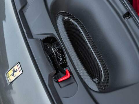 Ferrari F8 Tributo - U5561