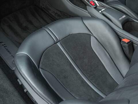 Ferrari F8 Tributo - U5561