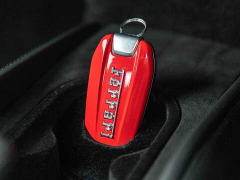 Ferrari F8 Tributo - U5561