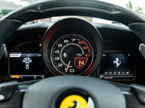 Ferrari F8 Tributo - U5561