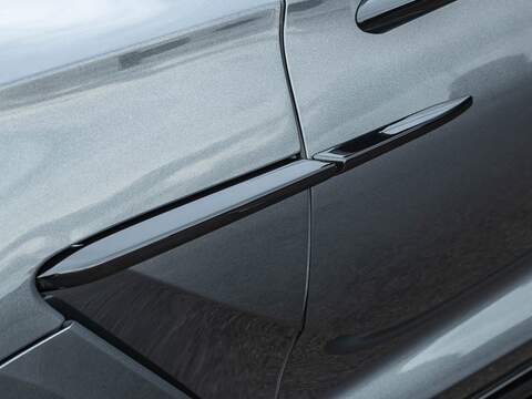 Aston Martin Dbx V8 - U5563