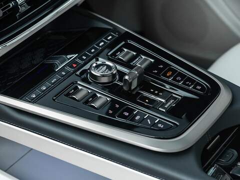 Aston Martin Dbx V8 - U5563