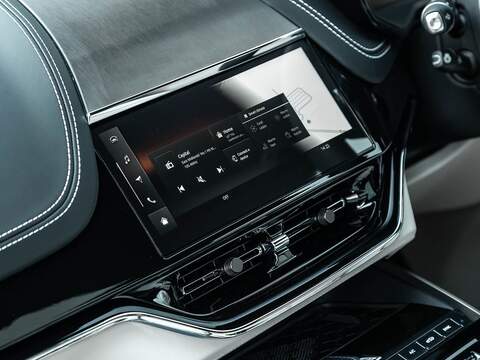 Aston Martin Dbx V8 - U5563