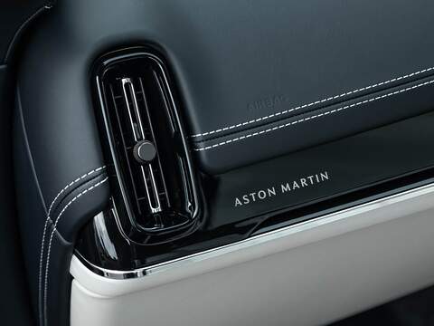 Aston Martin Dbx V8 - U5563