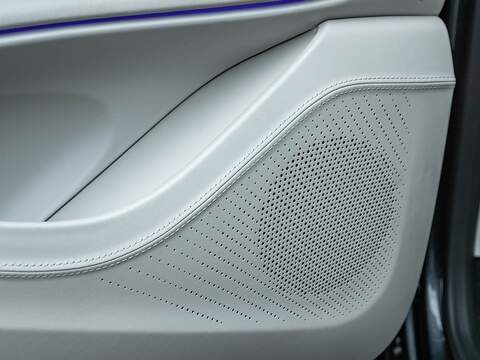 Aston Martin Dbx V8 - U5563