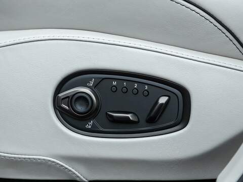 Aston Martin Dbx V8 - U5563