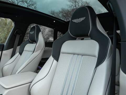 Aston Martin Dbx V8 - U5563