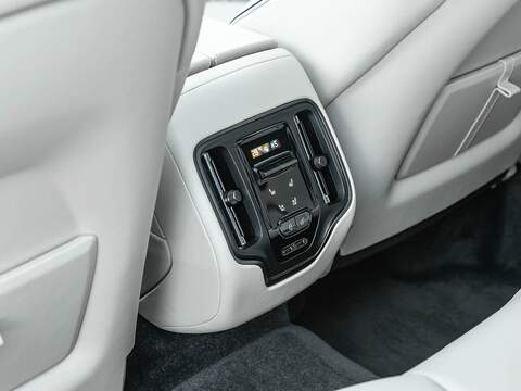 Aston Martin Dbx V8 - U5563