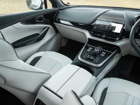 Aston Martin Dbx V8 - U5563