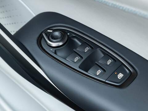 Aston Martin Dbx V8 - U5563