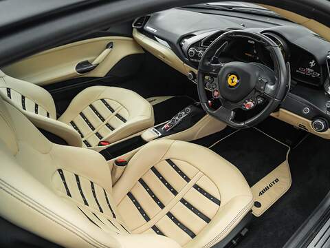 Ferrari 488 Gtb - U5571
