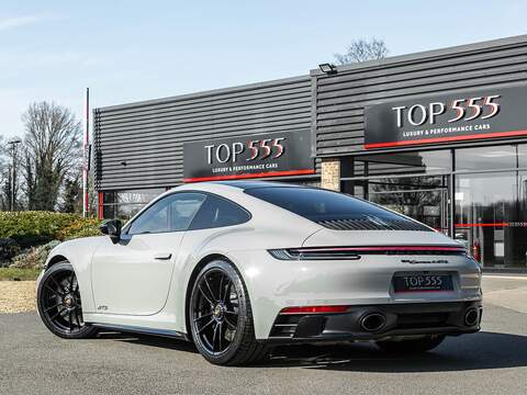 Porsche 911 Carrera 4 Gts - U5586