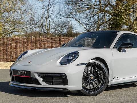 Porsche 911 Carrera 4 Gts - U5586