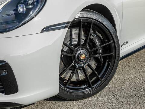 Porsche 911 Carrera 4 Gts - U5586