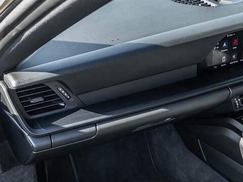 Porsche 911 Carrera 4 Gts - U5586