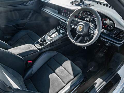Porsche 911 Carrera 4 Gts - U5586