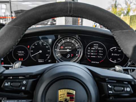 Porsche 911 Carrera 4 Gts - U5586