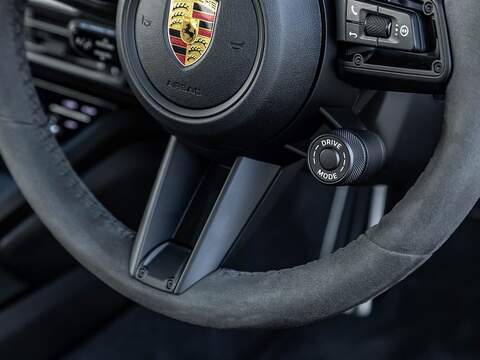 Porsche 911 Carrera 4 Gts - U5586
