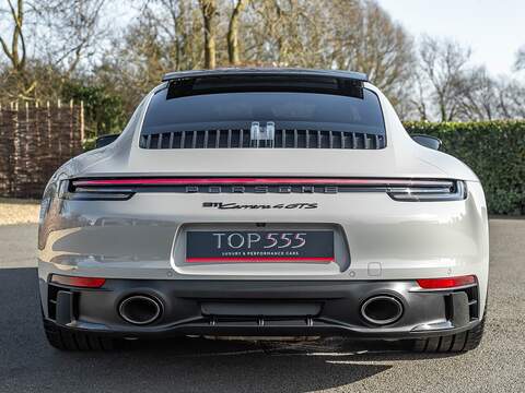 Porsche 911 Carrera 4 Gts - U5586