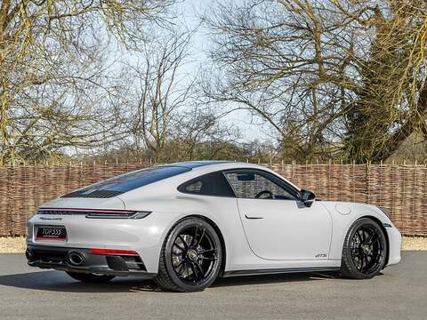 Porsche 911 Carrera 4 Gts - U5586